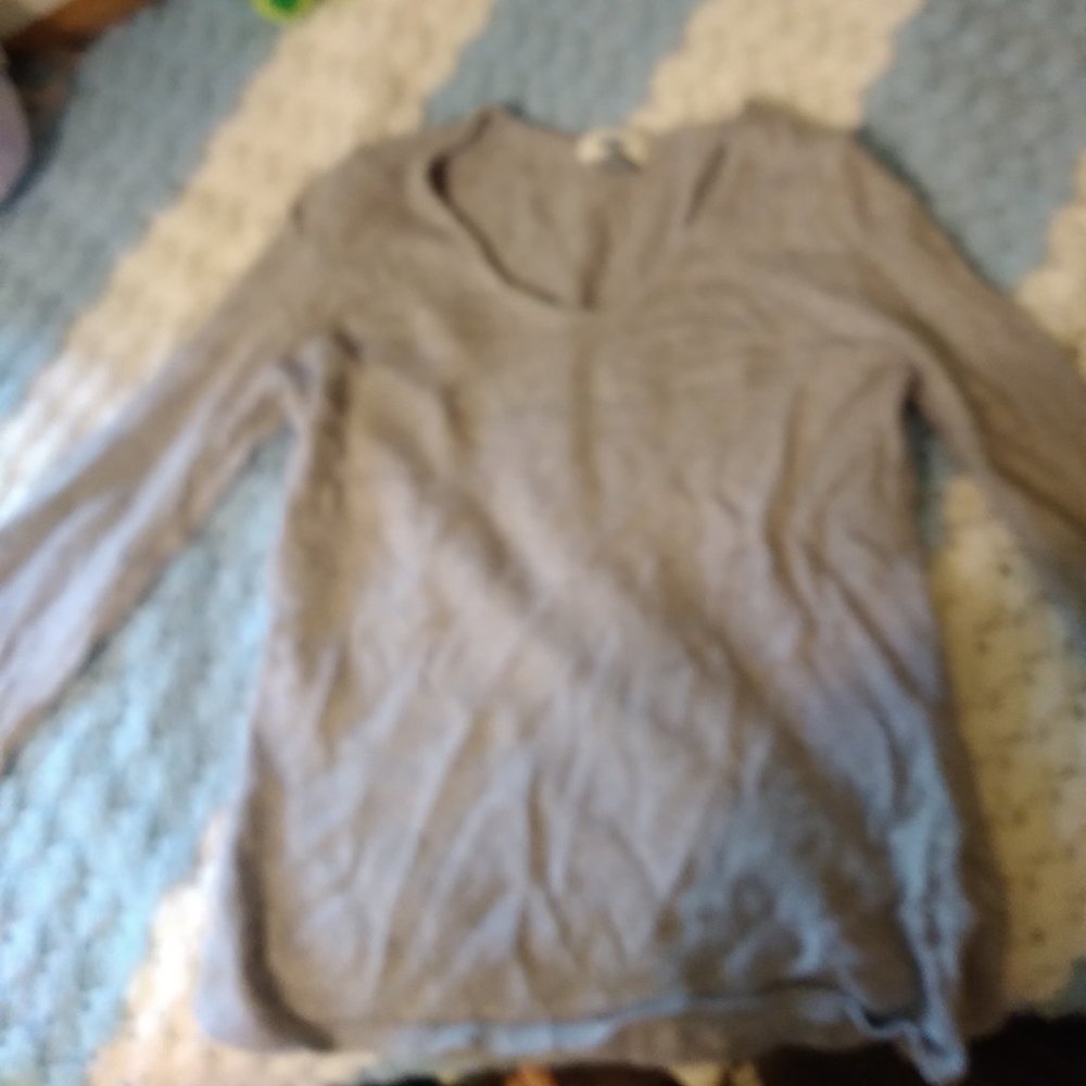 Old Navy gray sweater